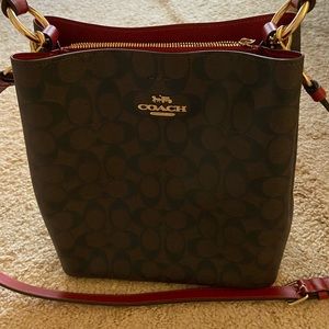 Small Coach bucket